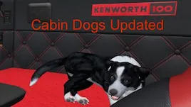 Chien noir et blanc couché dans la cabine d’un camion Kenworth dans American Truck Simulator, illustrant un mod animé de chien en cabine.