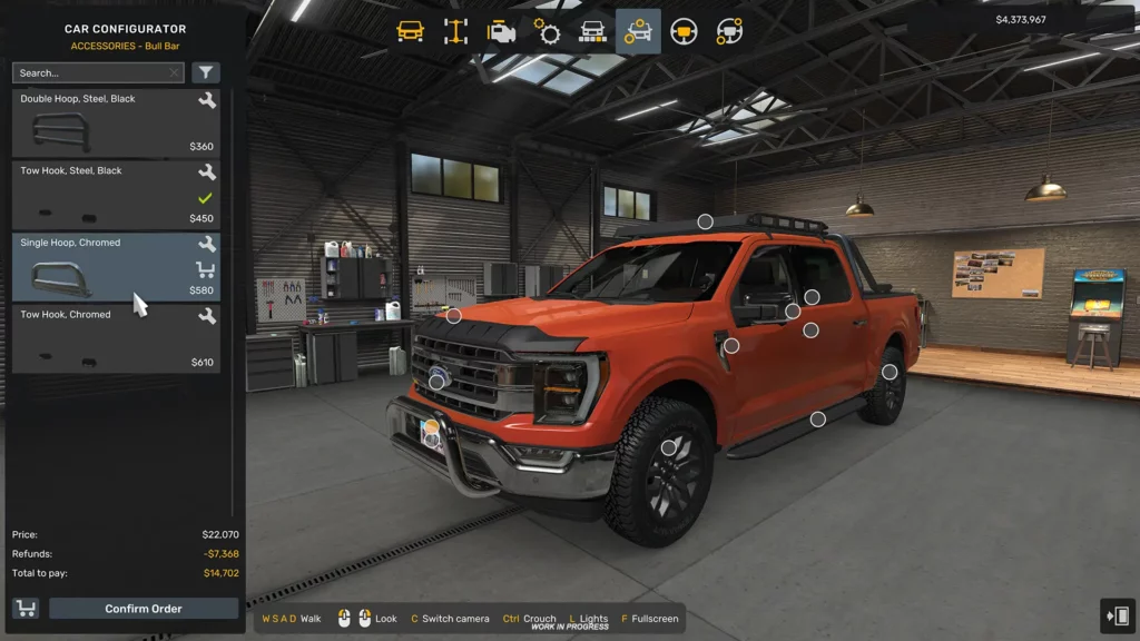 Ford F-150 rouge dans le configurateur d’American Truck Simulator avec sélection d’accessoires et pare-buffle chromé.
